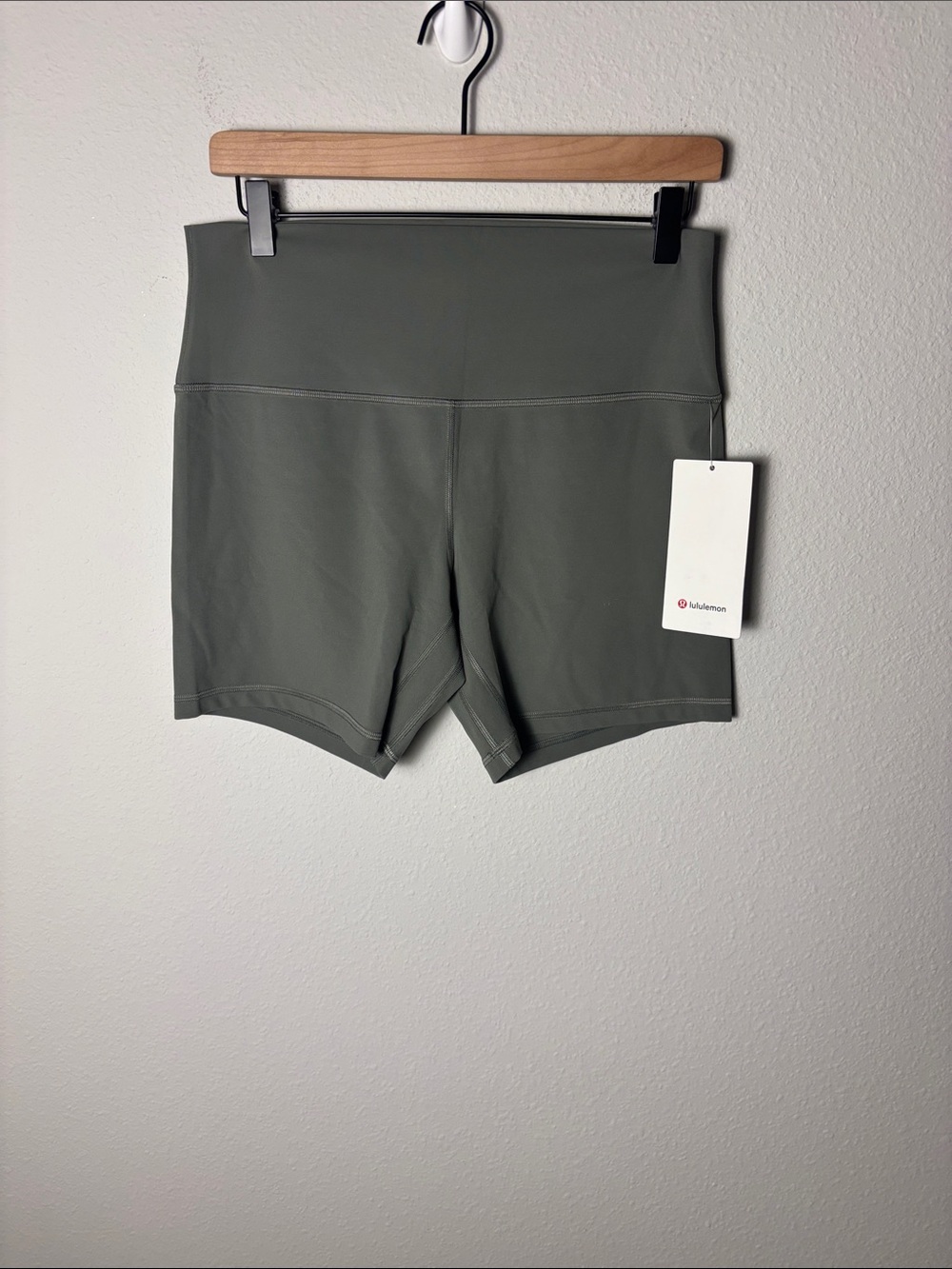NWT Lululemon Align Short 6" Grey Sage W7BT3S